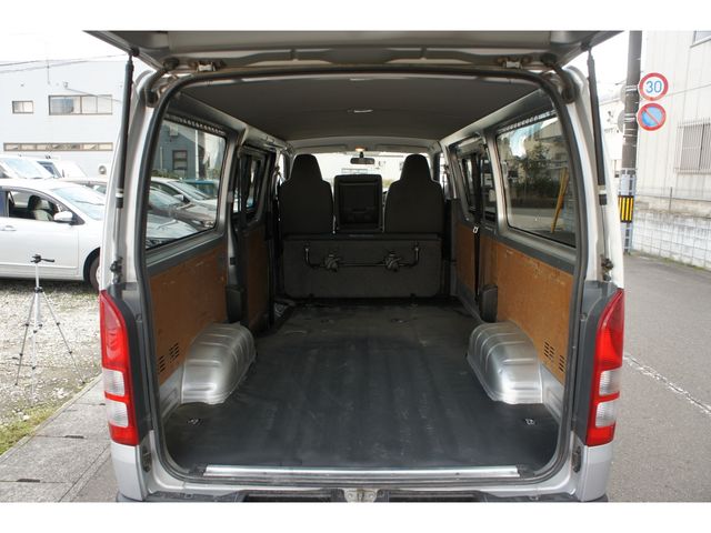 TOYOTA REGIUSACE VAN 1.25T 2017 Image 31