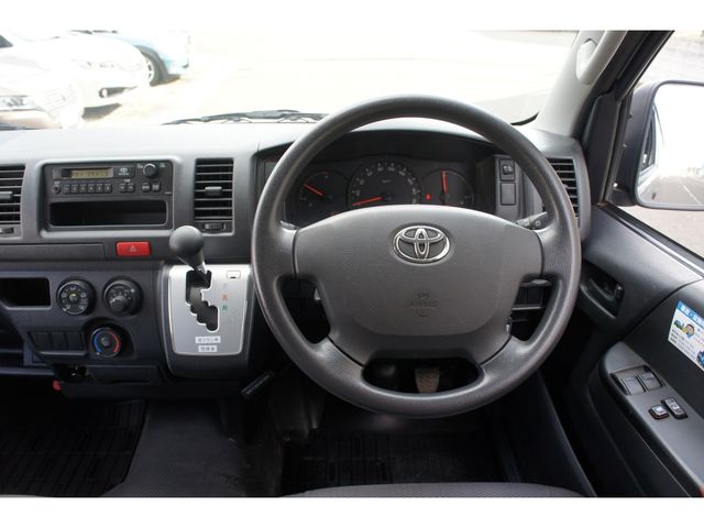 TOYOTA REGIUSACE VAN 1.25T 2017 Image 31