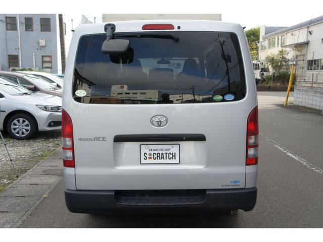 TOYOTA REGIUSACE VAN 1.25T 2017 Image 31
