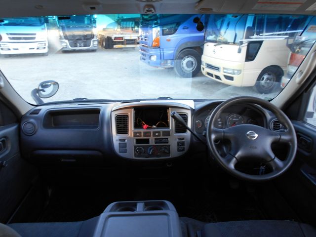 NISSAN CARAVAN VAN 4WD 2011 Image 31