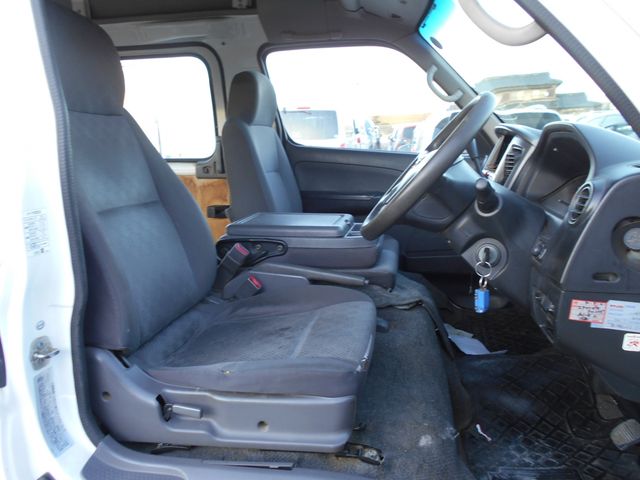 NISSAN CARAVAN VAN 4WD 2011 Image 31