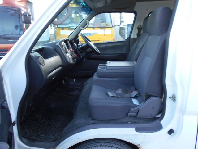 NISSAN CARAVAN VAN 4WD 2011 Image 31