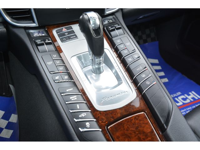 PORSCHE PANAMERA 2013 Image 31