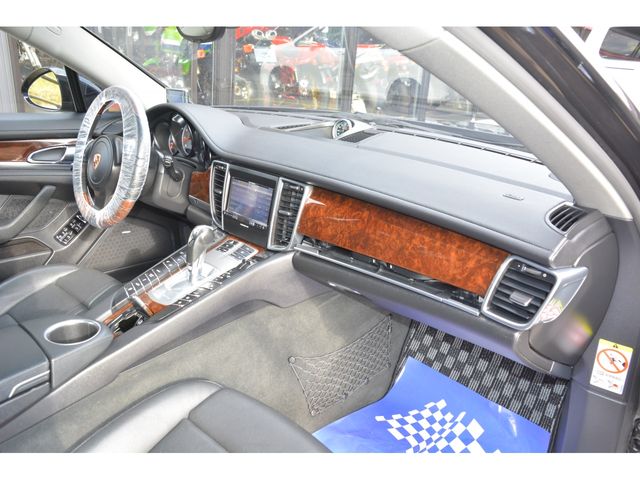 PORSCHE PANAMERA 2013 Image 31