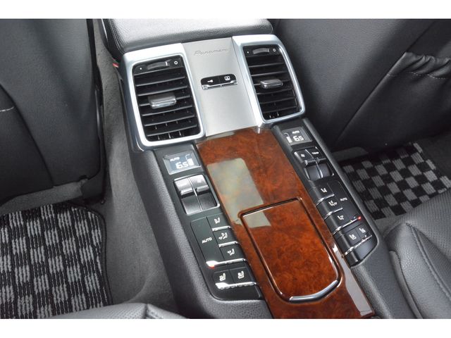 PORSCHE PANAMERA 2013 Image 31
