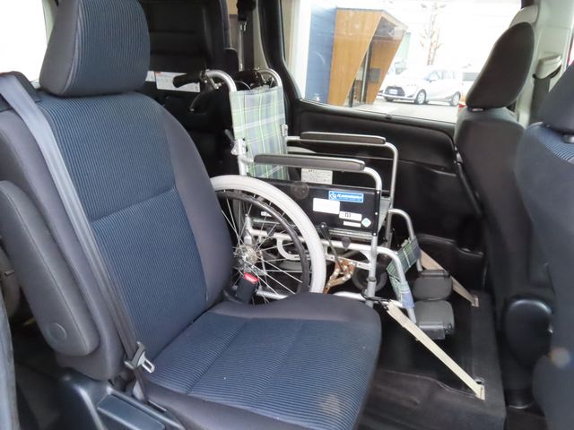 TOYOTA NOAH 2019 Image 31