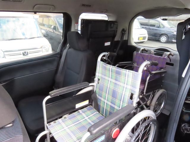 TOYOTA NOAH 2019 Image 31