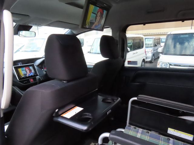 TOYOTA NOAH 2019 Image 31