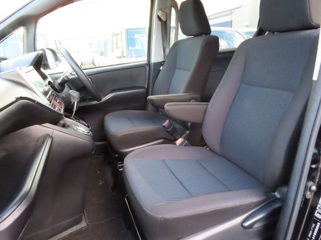 TOYOTA NOAH 2019 Image 31