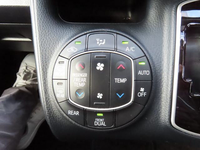 TOYOTA NOAH 2019 Image 31