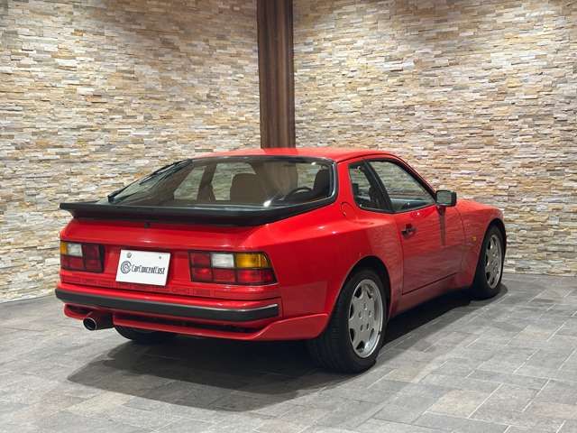 PORSCHE 944 1990 Image 31