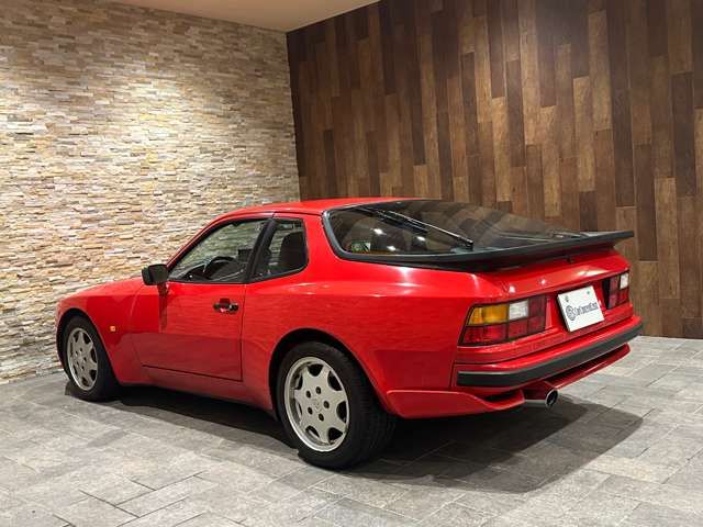 PORSCHE 944 1990 Image 31
