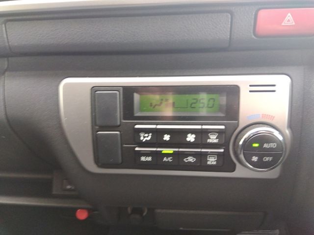 TOYOTA HIACE VAN 4WD 2014 Image 31