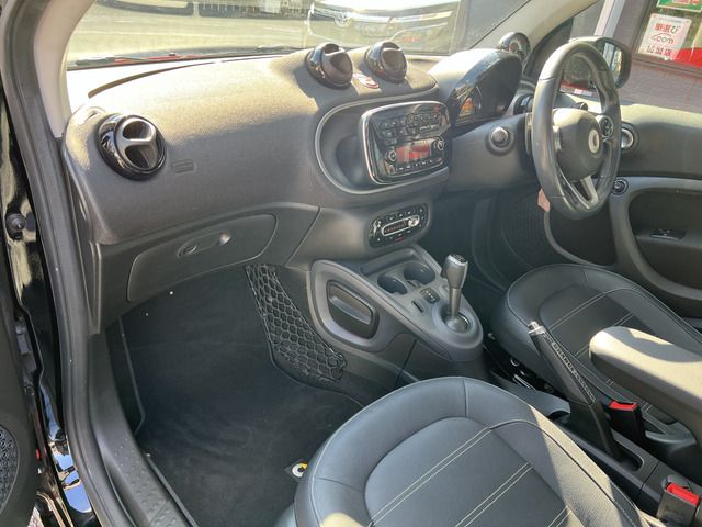 MCC SMART FORTWO COUPE 2018 Image 31