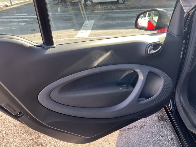 MCC SMART FORTWO COUPE 2018 Image 31