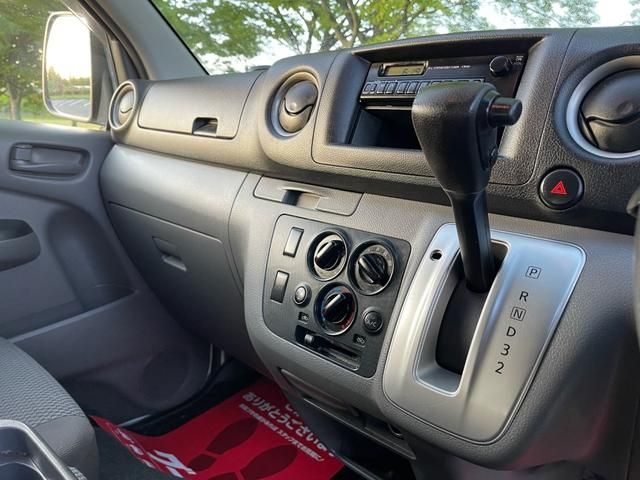 NISSAN NV350 CARAVAN 4WD 2013 Image 31