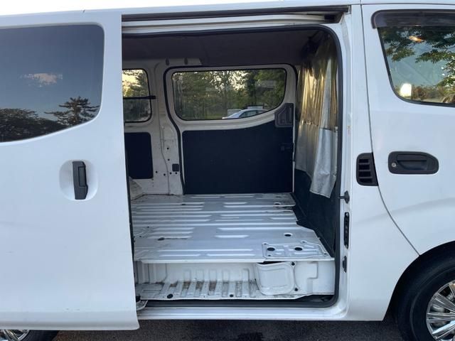 NISSAN NV350 CARAVAN 4WD 2013 Image 31