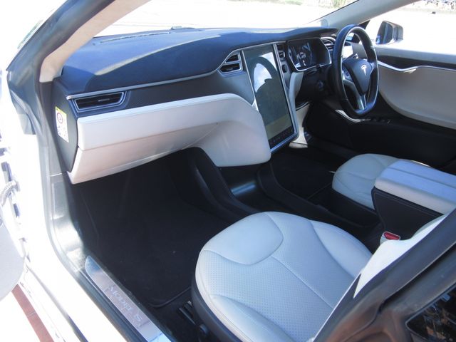 TESLA MODEL S 2014 Image 31