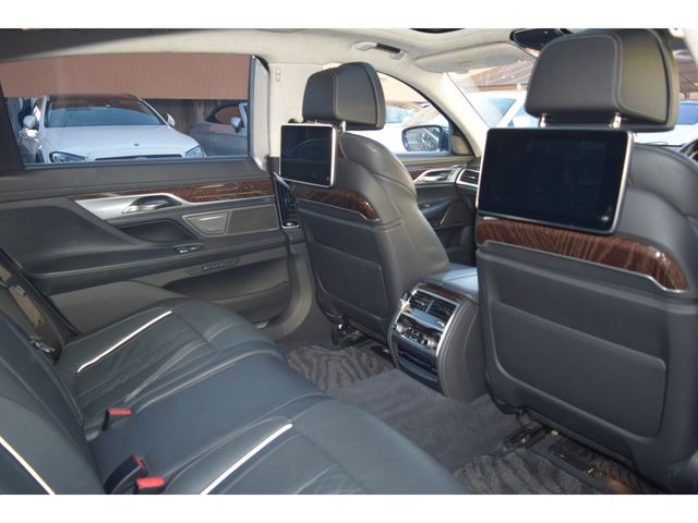 BMW 7SERIES 2020 Image 31