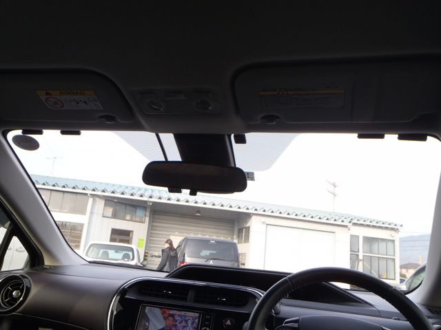 TOYOTA AQUA 2017 Image 31