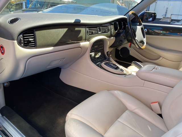 JAGUAR XJSERIES SEDA 2000 Image 31