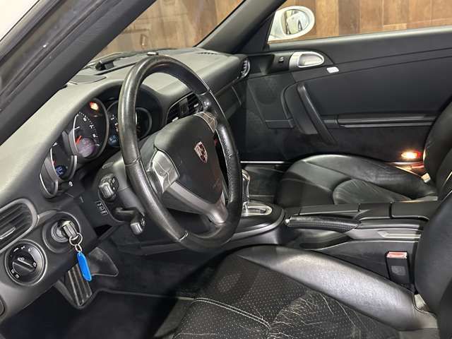 PORSCHE 911 2009 Image 31