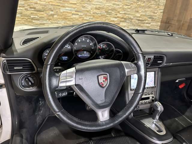 PORSCHE 911 2009 Image 31