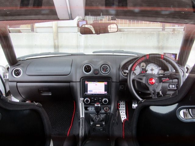 MAZDA ROADSTER 2004 Image 31