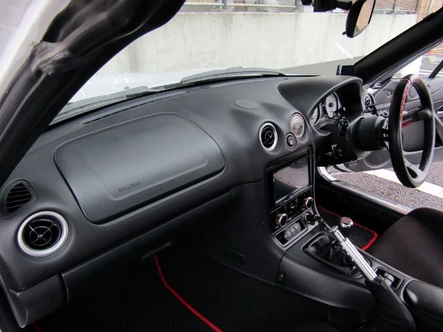 MAZDA ROADSTER 2004 Image 31