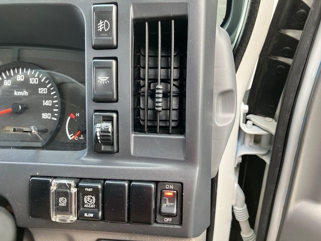 ISUZU ELF 2014 Image 31