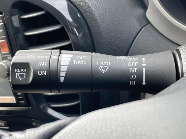 NISSAN JUKE 2012 Image 31