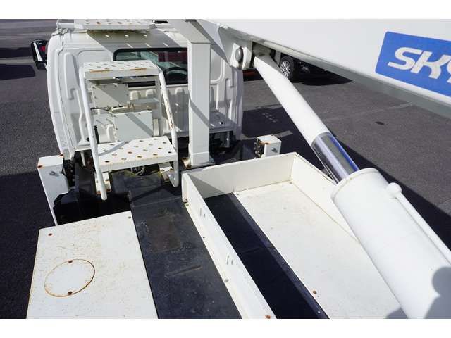 HINO DUTRO 2014 Image 31