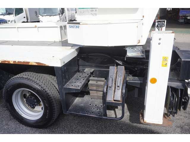 HINO DUTRO 2014 Image 31