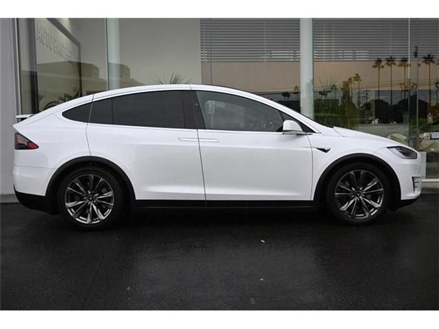 TESLA MODEL X 2018 Image 31