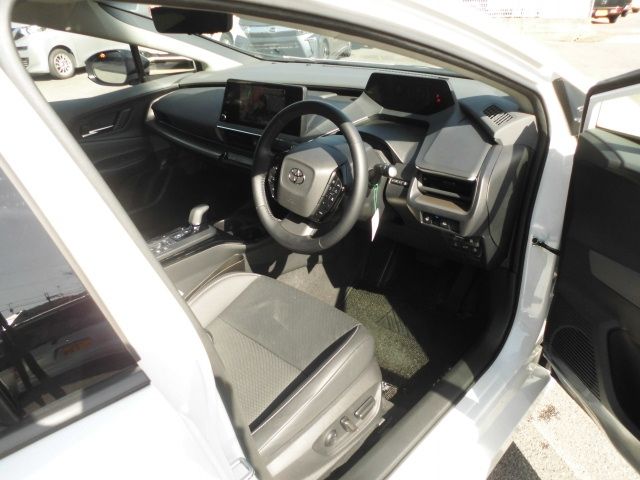 TOYOTA PRIUS PHV 2023 Image 31