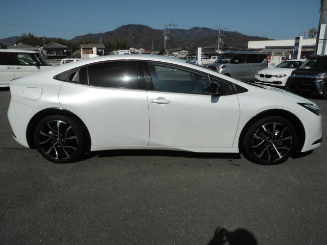 TOYOTA PRIUS PHV 2023 Image 31