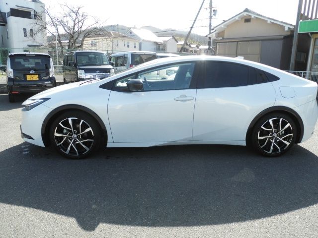TOYOTA PRIUS PHV 2023 Image 31