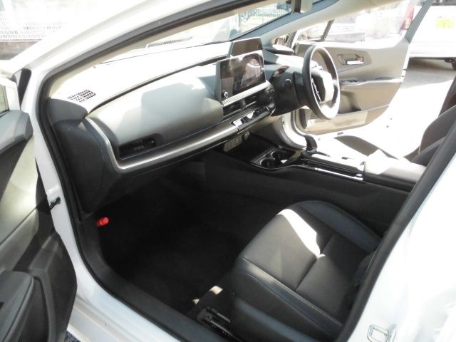 TOYOTA PRIUS PHV 2023 Image 31