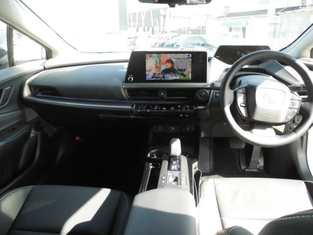 TOYOTA PRIUS PHV 2023 Image 31