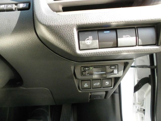 TOYOTA PRIUS PHV 2023 Image 31