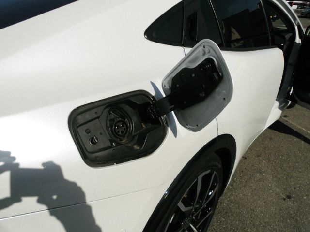 TOYOTA PRIUS PHV 2023 Image 31