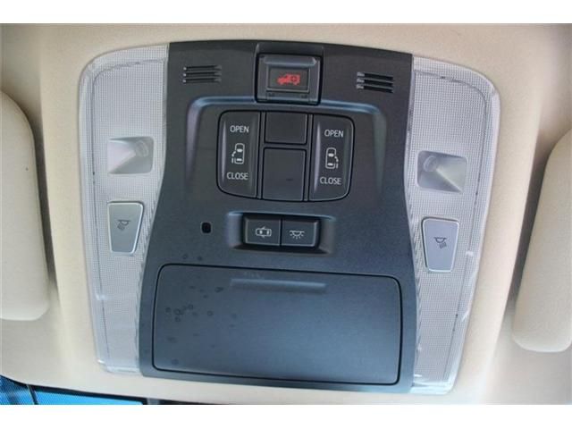 TOYOTA VELLFIRE 2018 Image 31