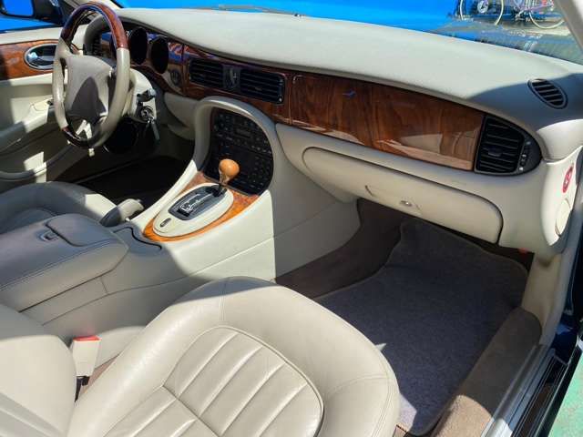 JAGUAR XJSERIES SEDA 2000 Image 31