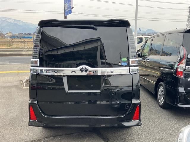 TOYOTA VOXY 4WD 2018 Image 31