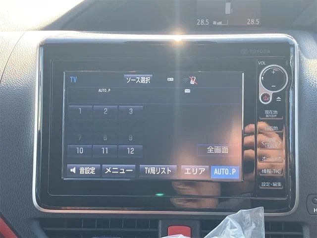 TOYOTA VOXY 4WD 2018 Image 31