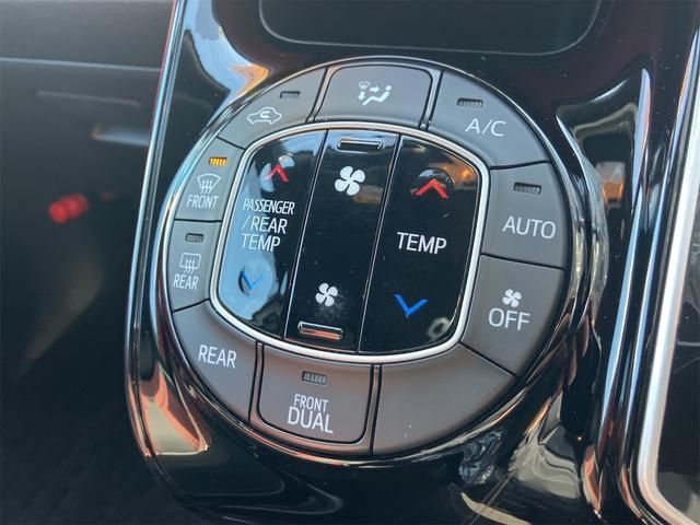 TOYOTA VOXY 4WD 2018 Image 31