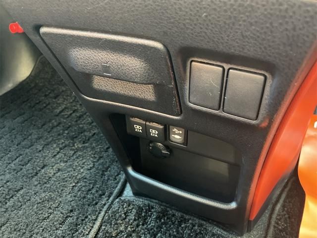 TOYOTA VOXY 4WD 2018 Image 31