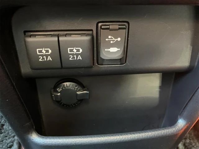 TOYOTA VOXY 4WD 2018 Image 31