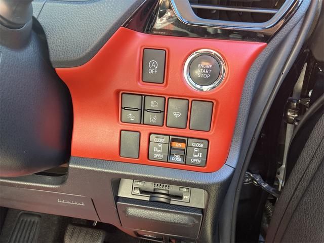 TOYOTA VOXY 4WD 2018 Image 31