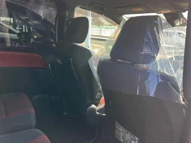 TOYOTA VOXY 4WD 2018 Image 31